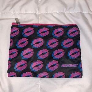 Macy’s Beauty Makeup Bag – Black with Pink & Blue Lips Print